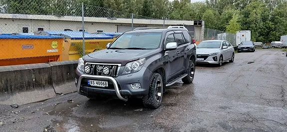 Toyota Land Cruiser 2012 photo 3