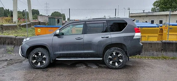 Toyota Land Cruiser 2012 photo 2