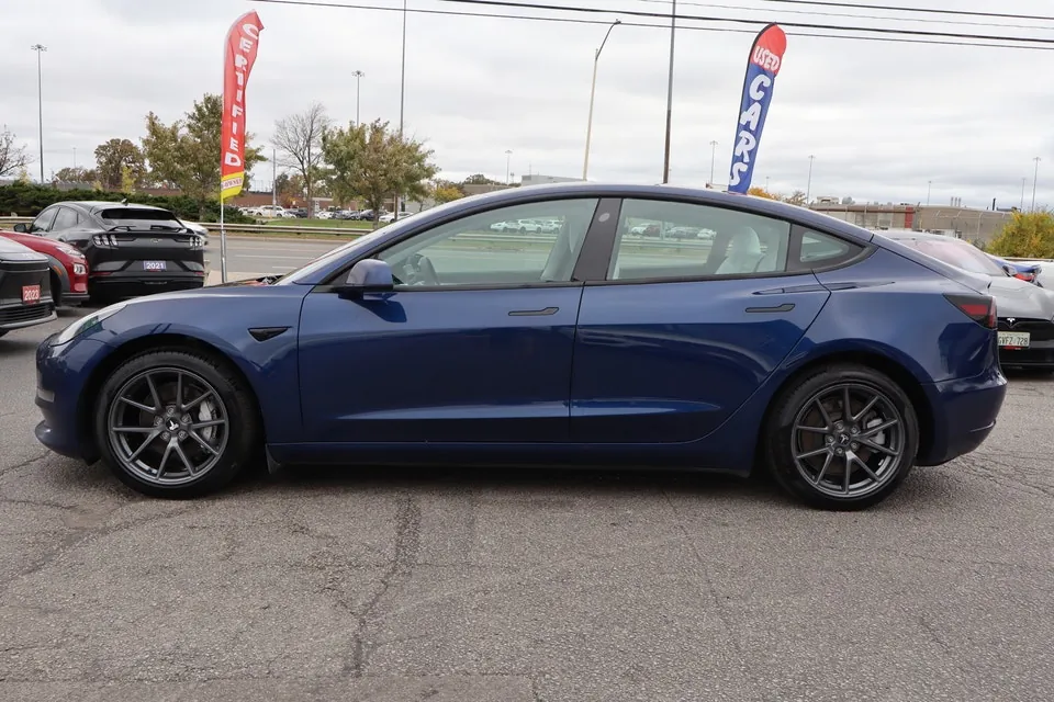 Tesla Model 3 2023 photo 4