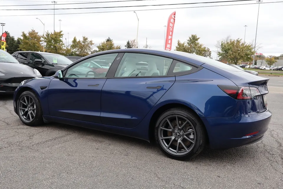 Tesla Model 3 2023 photo 5