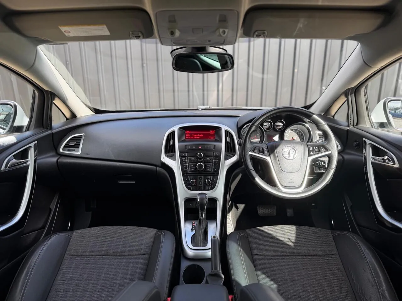 Vauxhall Astra Gtc 2014 photo 2