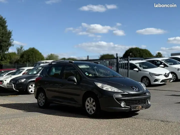 Peugeot 207 2008 photo 3