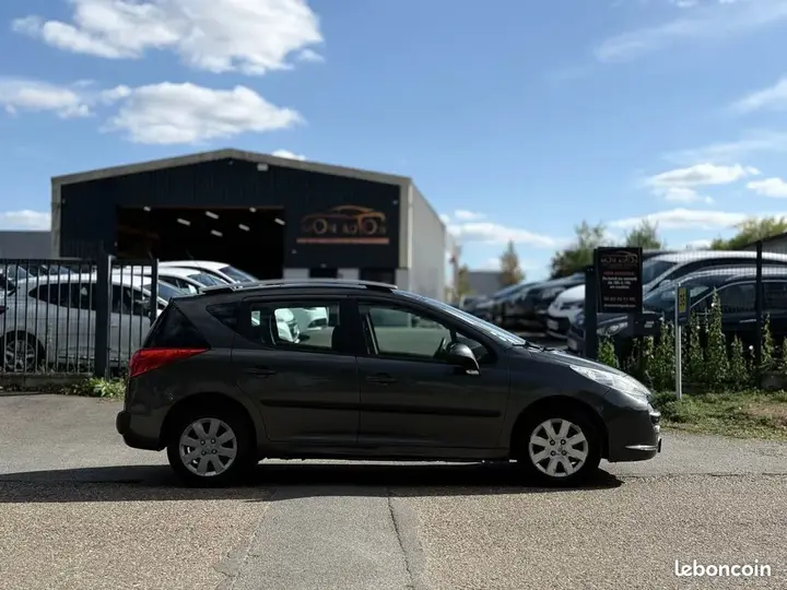 Peugeot 207 2008 photo 4