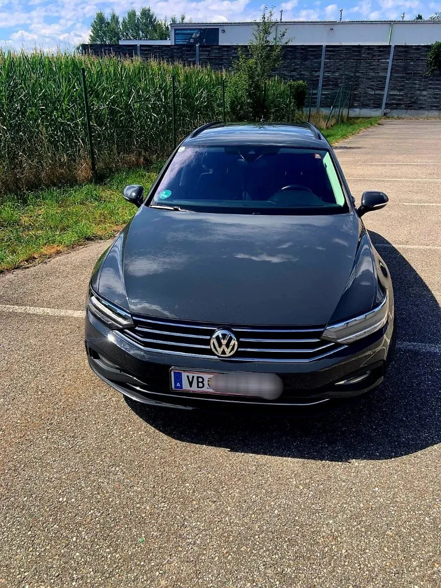 Volkswagen Passat 2019 photo 2