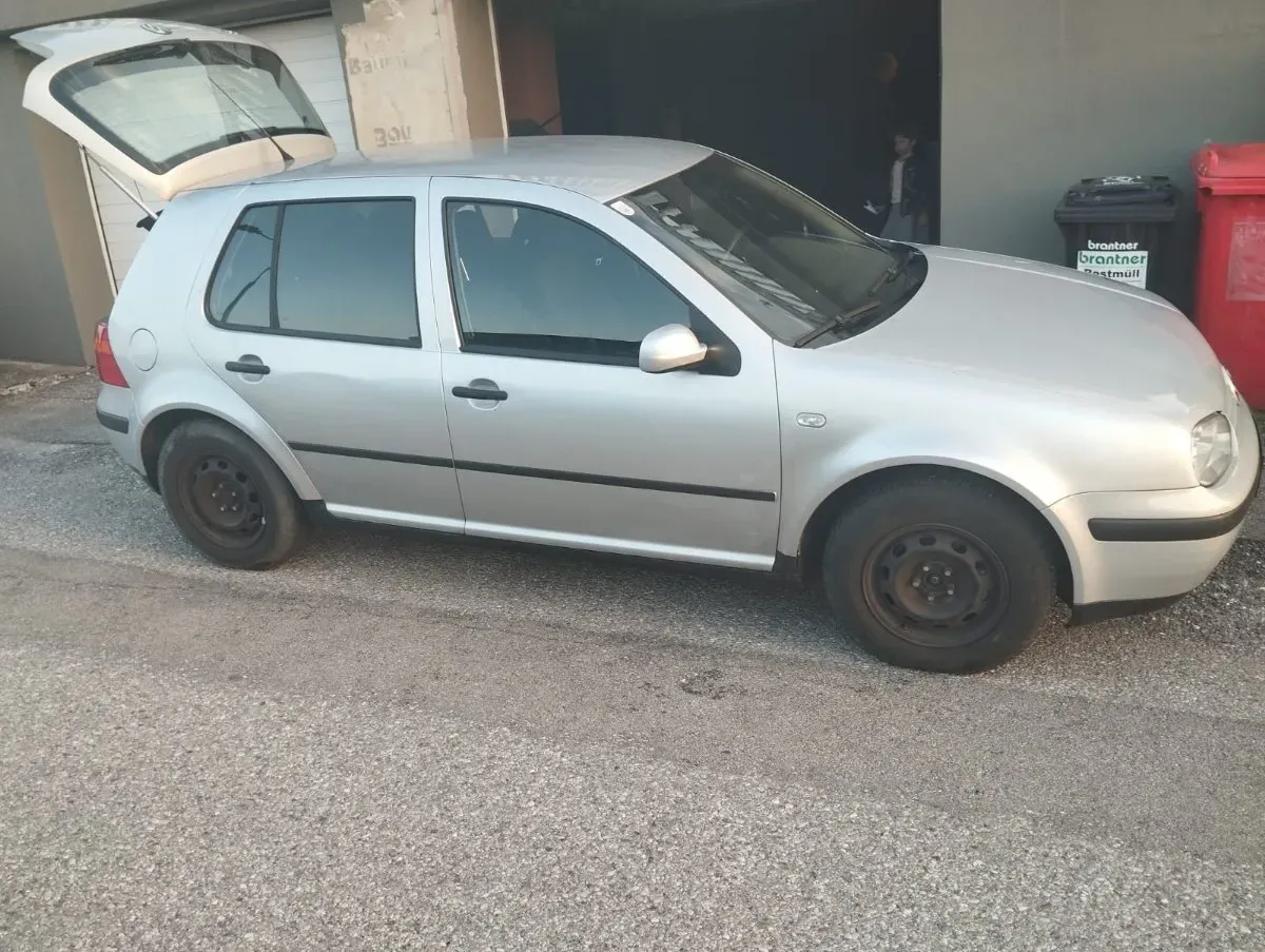 Volkswagen Golf 2003 photo 2