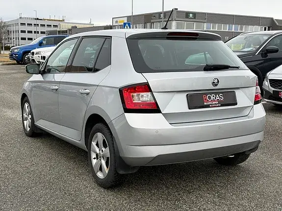 Skoda Fabia 2015 photo 5
