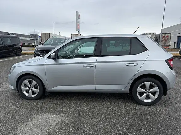 Skoda Fabia 2015 photo 4