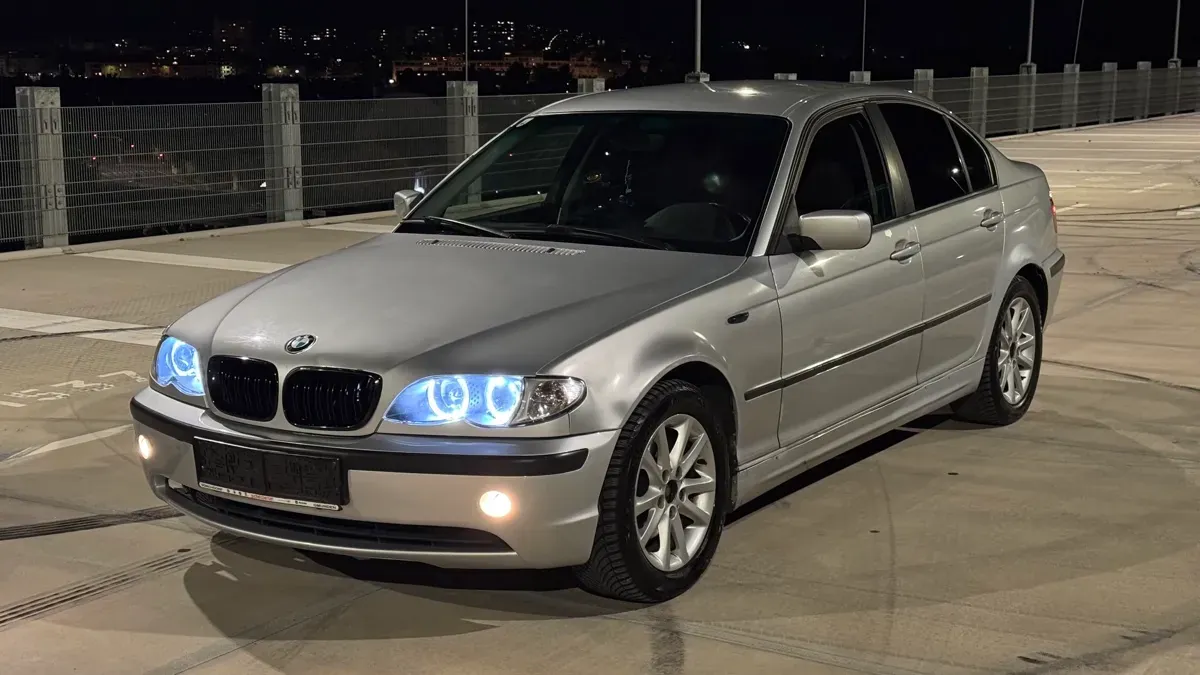 BMW 3 Series 2003 photo 2