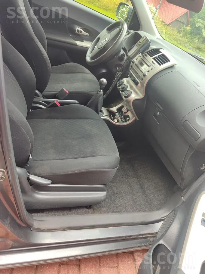 Toyota Urban Cruiser 2009 photo 4