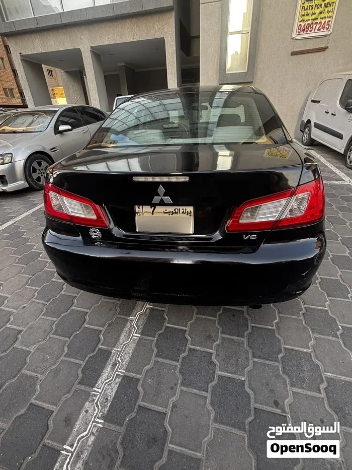 Mitsubishi Galant 2010 photo 2