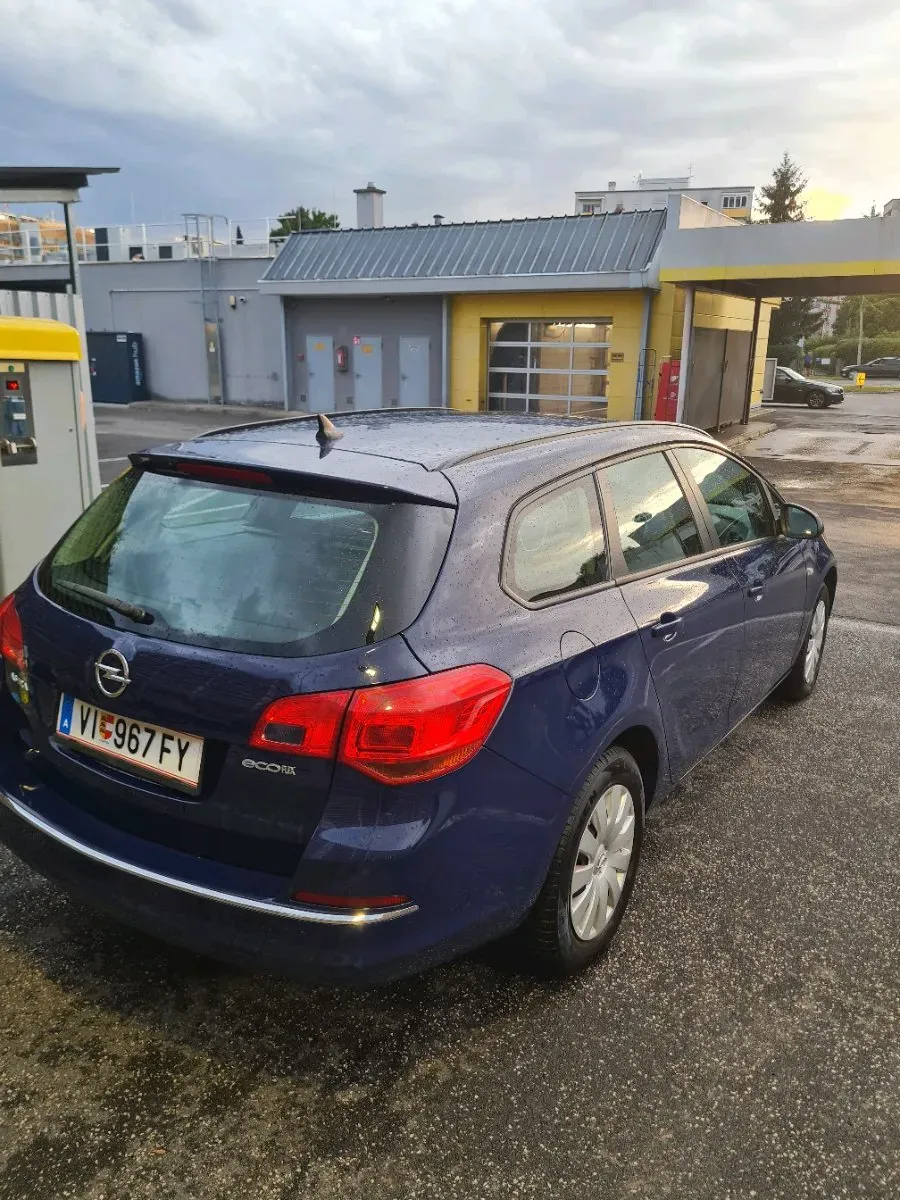 Opel Astra 2015 photo 3