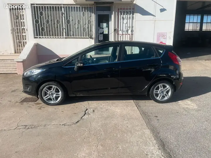 Ford Fiesta 2015 photo 4