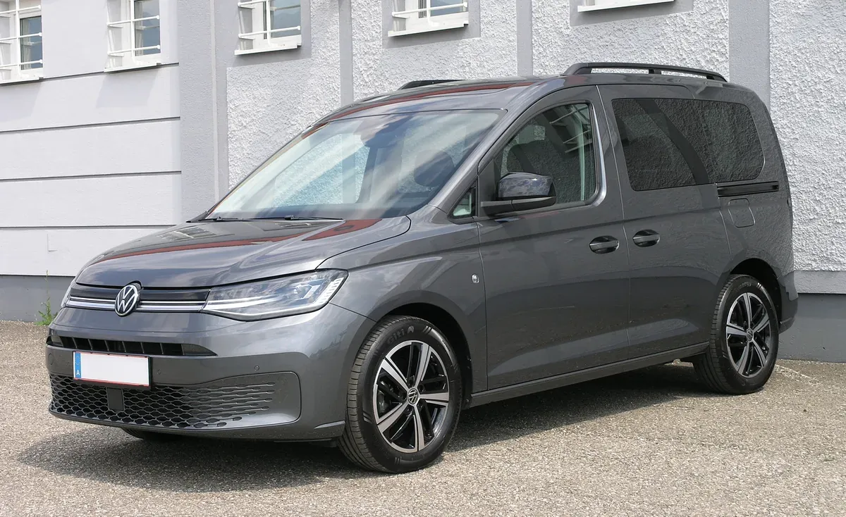 Volkswagen Caddy 2023 photo 2
