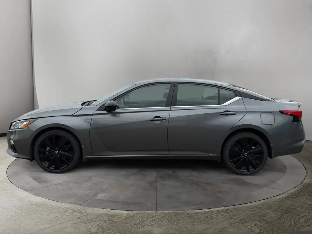 Nissan Altima 2022 photo 2