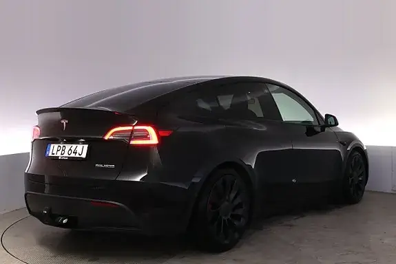 Tesla Model Y 2023 photo 5