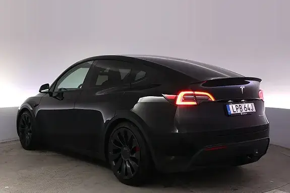 Tesla Model Y 2023 photo 4