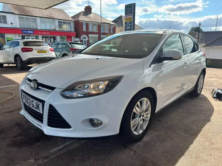 Ford Focus 2013 photo 2