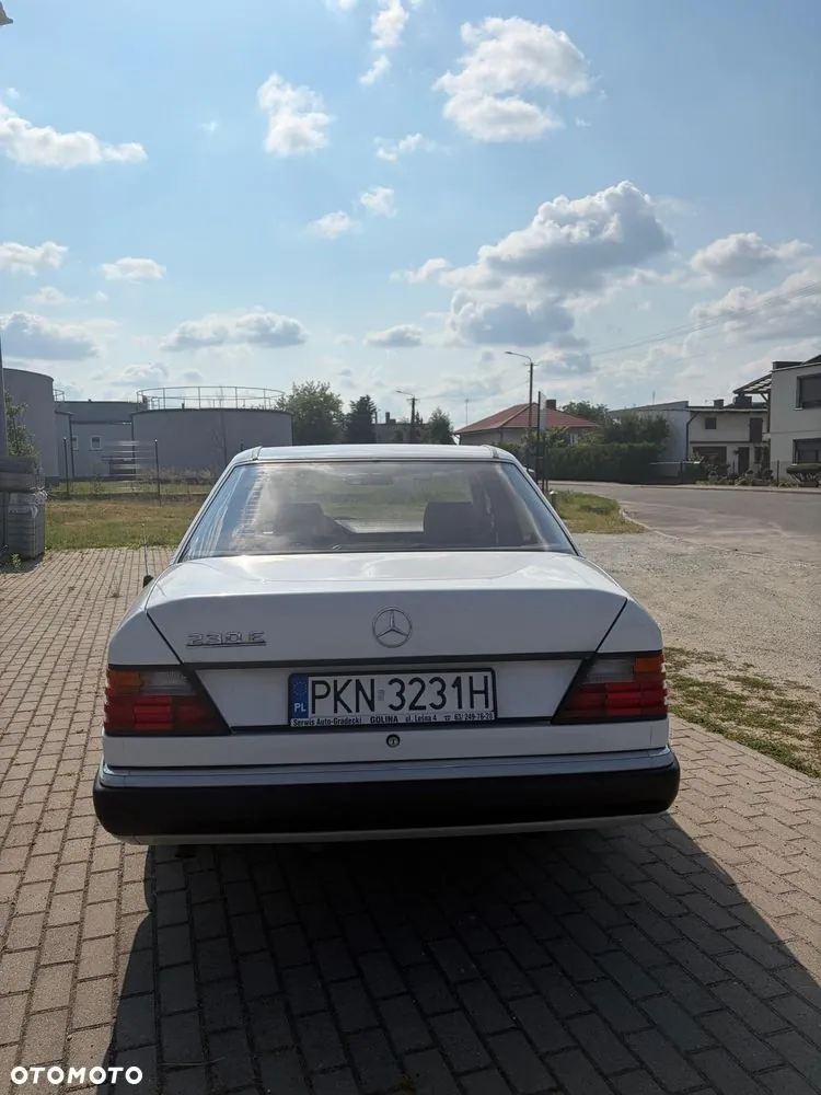 Mercedes-Benz W124