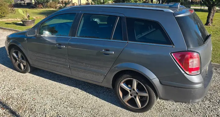 Opel Astra 2007 photo 2