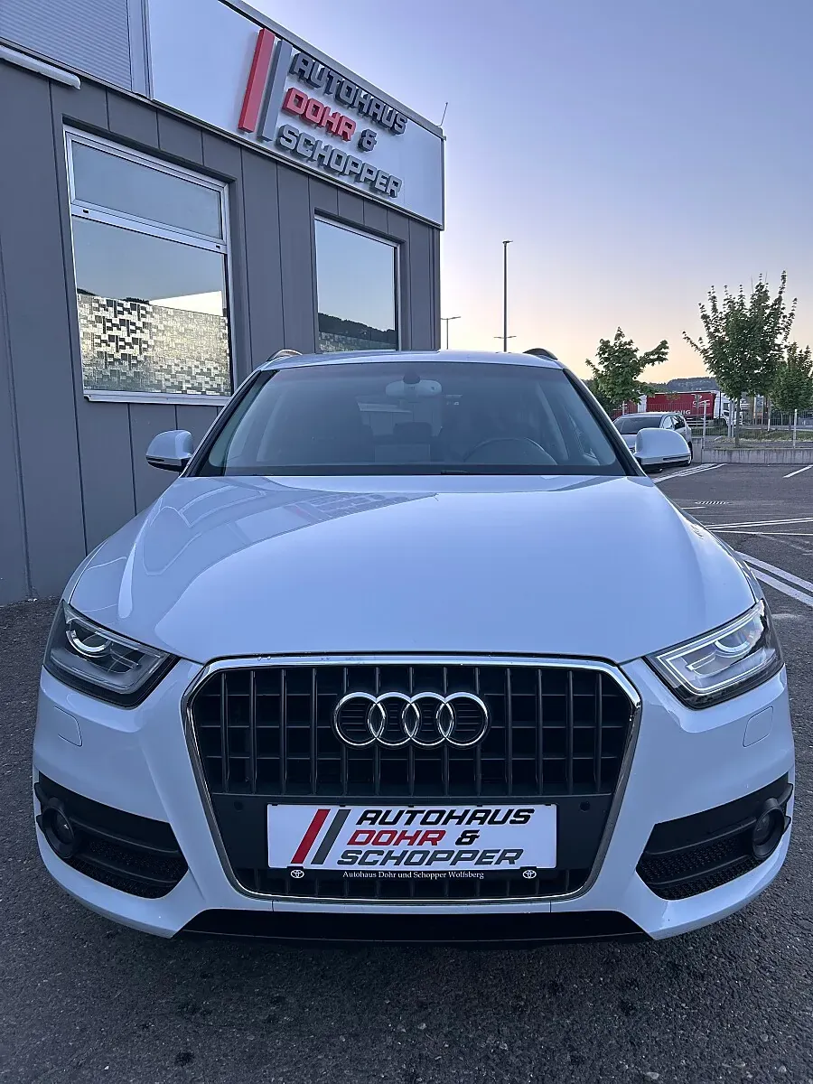 Audi Q3 2012 photo 2