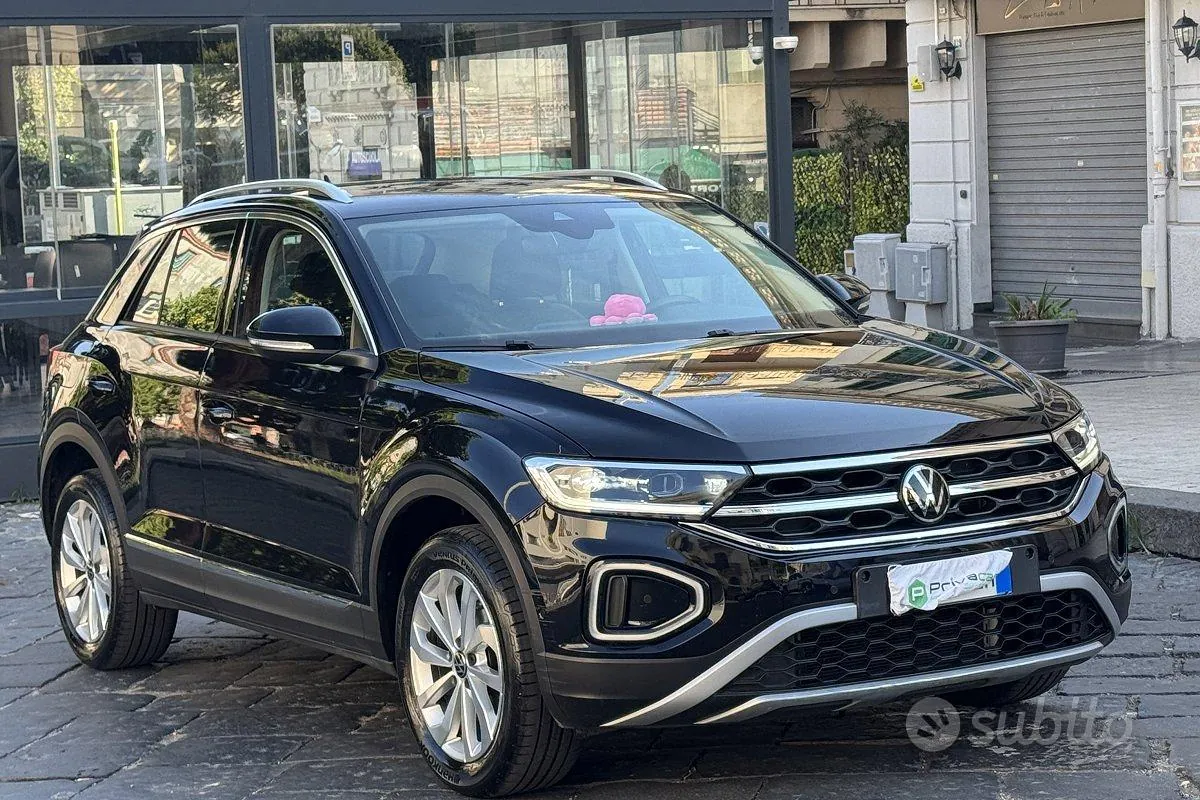 Volkswagen T-Roc 2023 photo 3