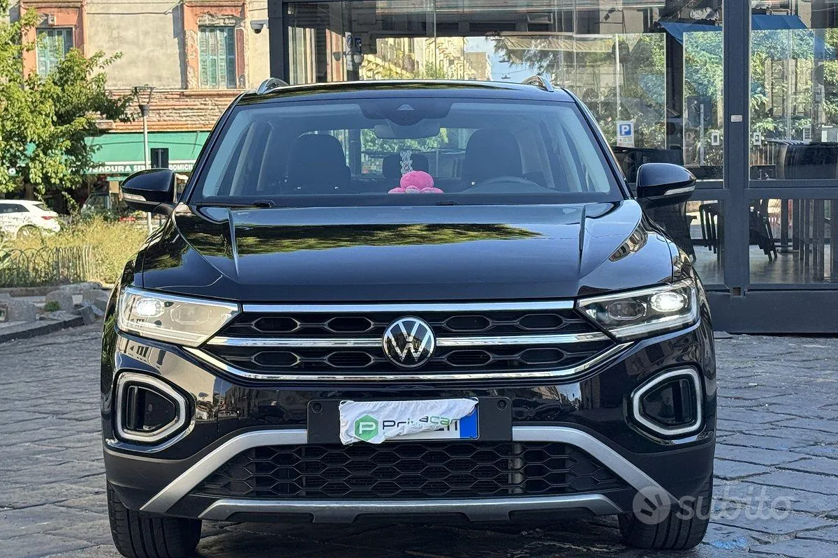 Volkswagen T-Roc 2023 photo 2