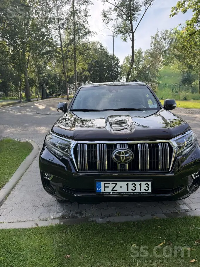 Toyota Land Cruiser 2019 photo 2