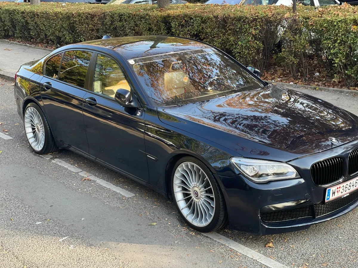 BMW 7 Series 2009 photo 3