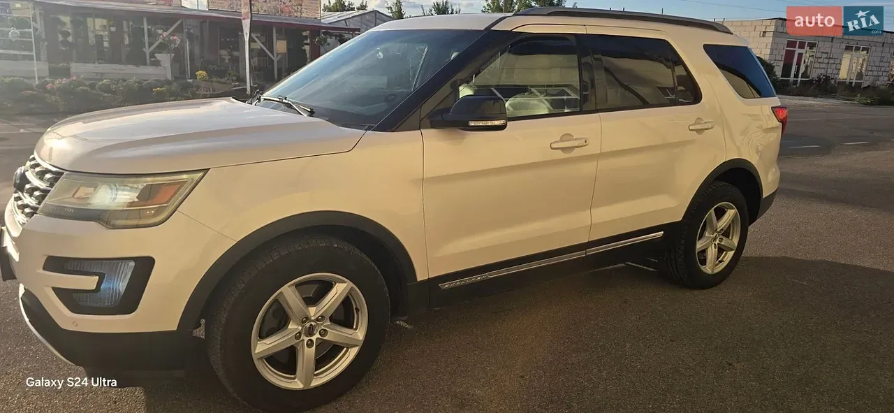 Ford Explorer 2015 photo 2