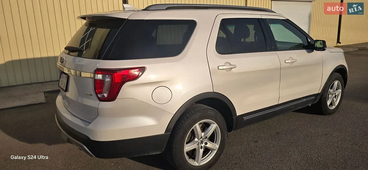 Ford Explorer 2015 photo 4