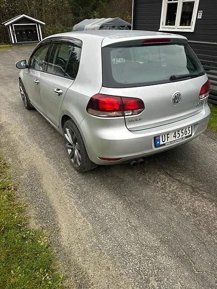 Volkswagen Golf 2010 photo 3
