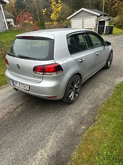 Volkswagen Golf 2010 photo 5