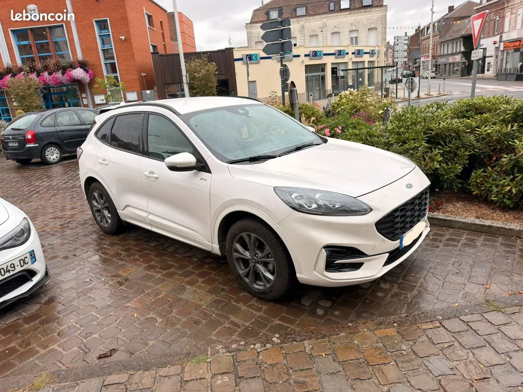 Ford Kuga 2023 photo 2