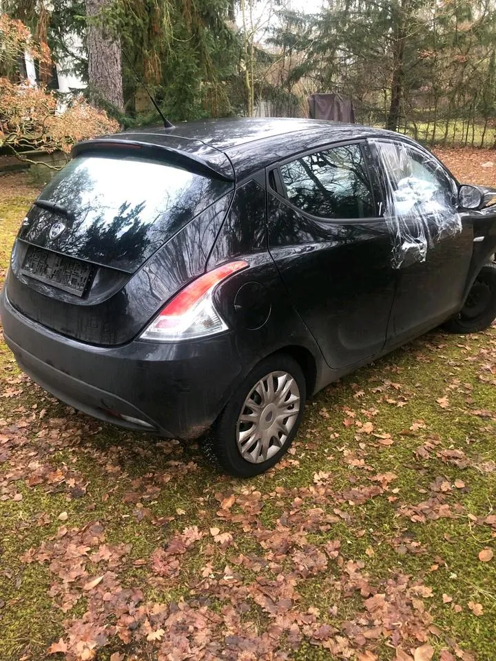 Lancia Ypsilon