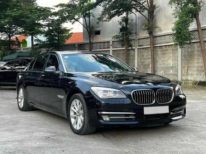 BMW 7 Series 2014 photo 2