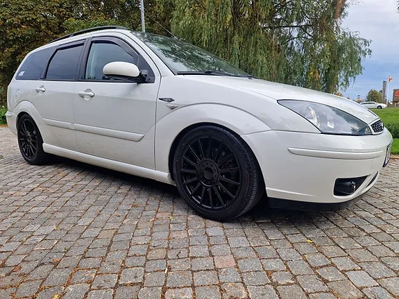 Ford Focus 2004 photo 2