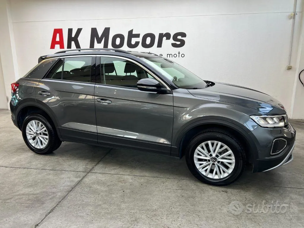 Volkswagen T-Roc 2022 photo 2