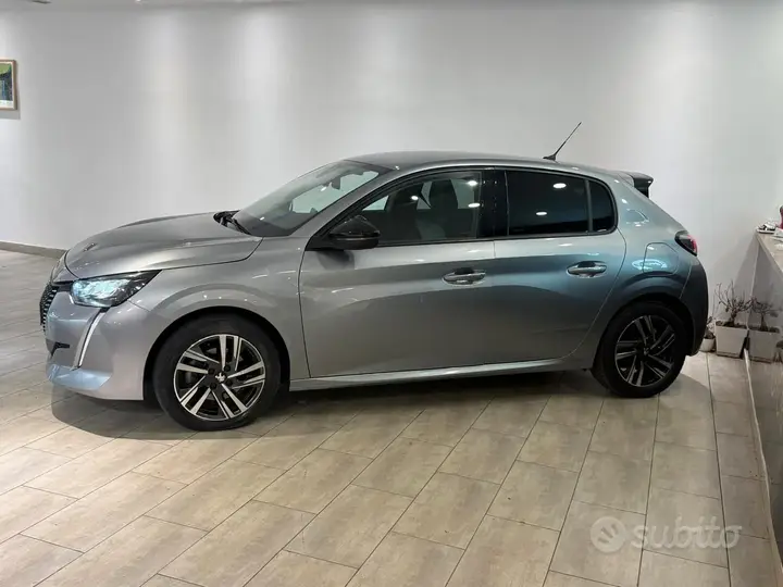 Peugeot 208 2023 photo 2