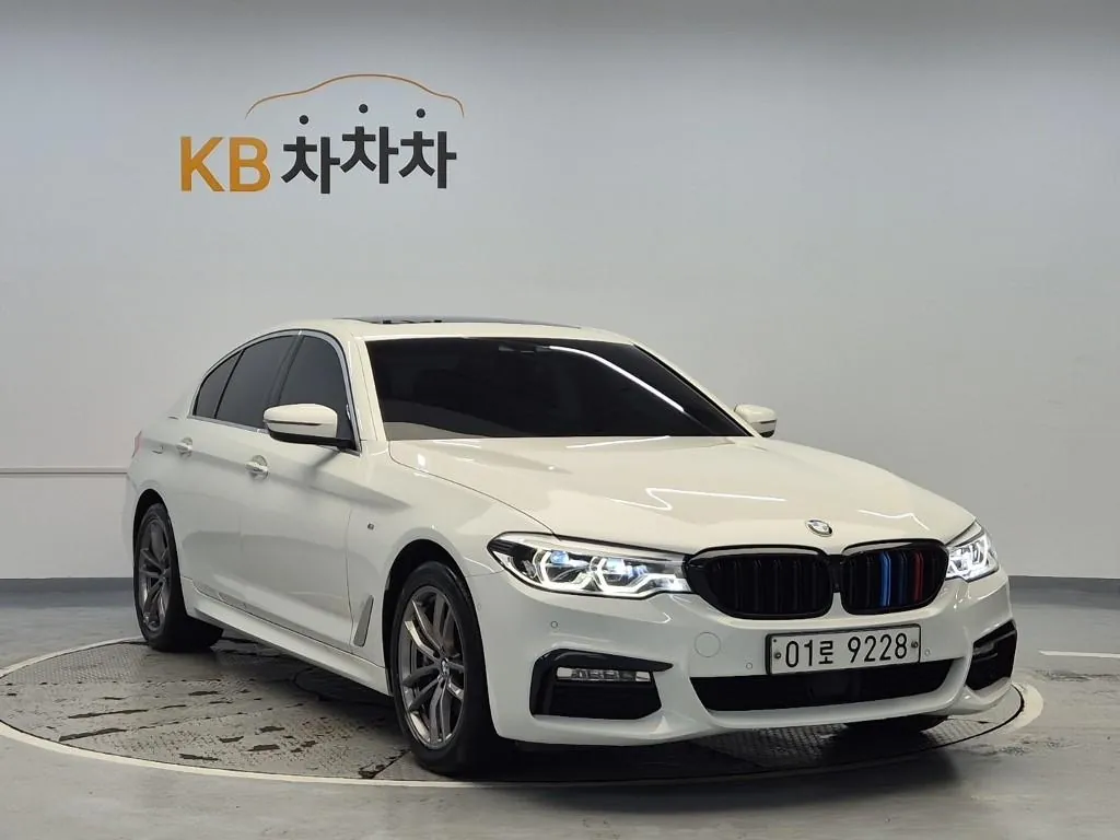 BMW 5 Series 2018 photo 4