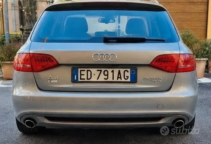 Audi A4 Avant 2010 photo 4
