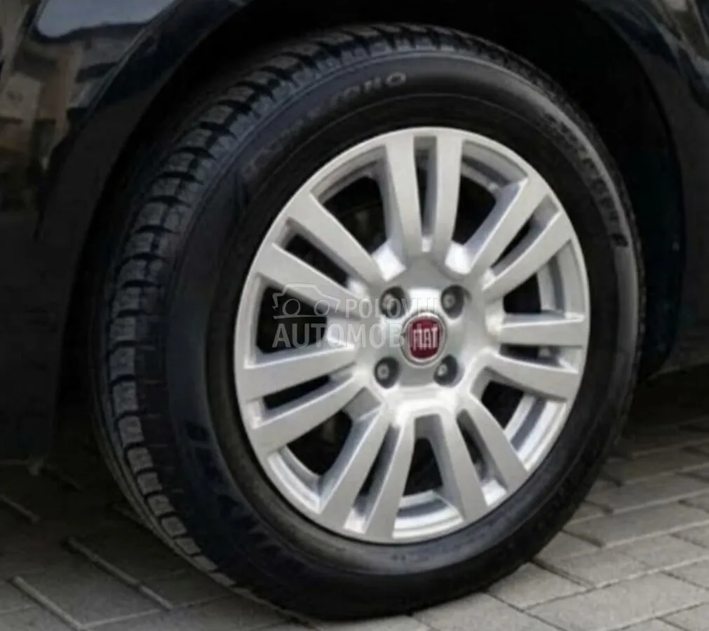 Fiat Grande Punto 2014 photo 4