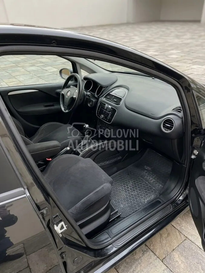 Fiat Grande Punto 2014 photo 5