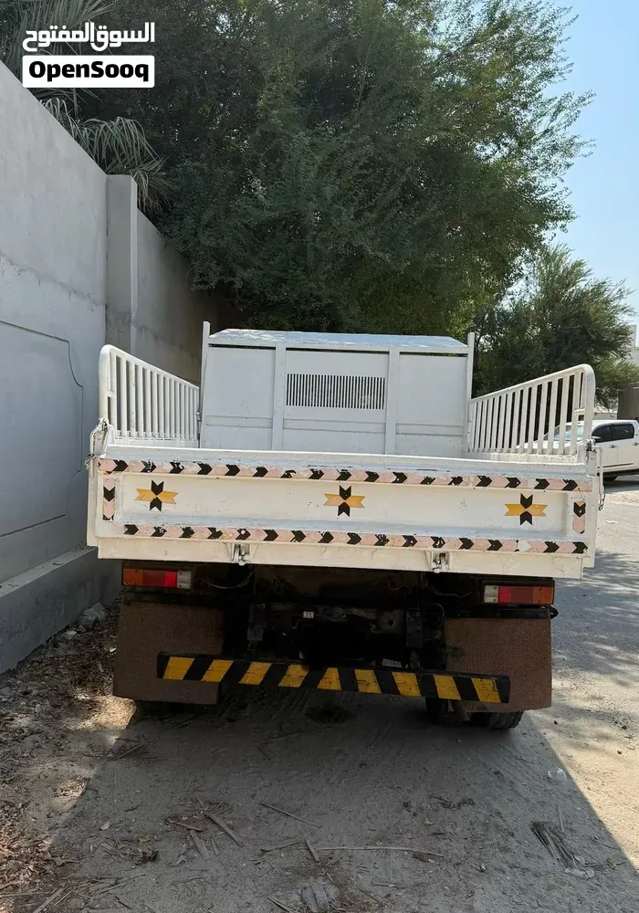 Mitsubishi Fuso 2007 photo 3