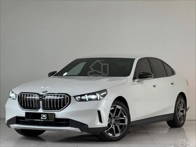 BMW 520I