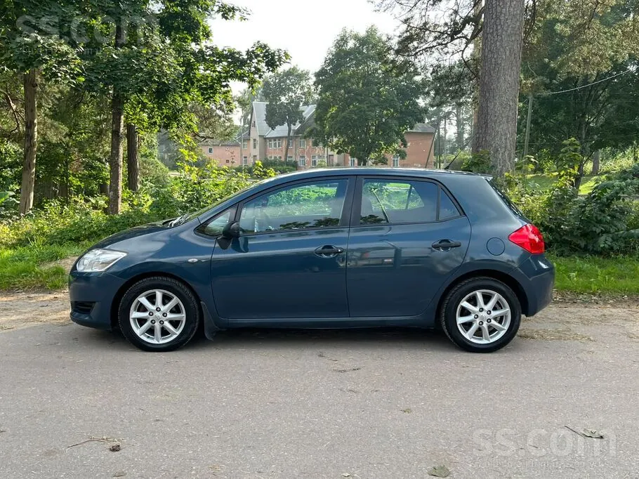 Toyota Auris 2008 photo 2