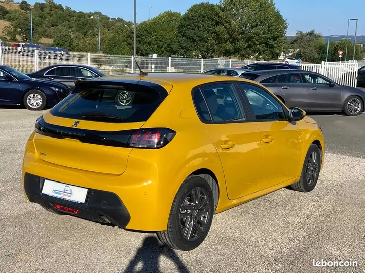 Peugeot 208 2021 photo 3