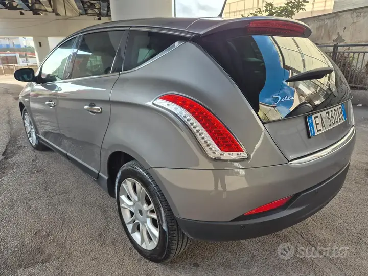 Lancia Delta 2010 photo 2