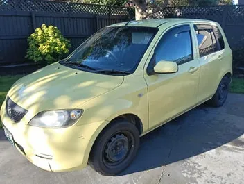 Mazda Demio 2003 photo 3