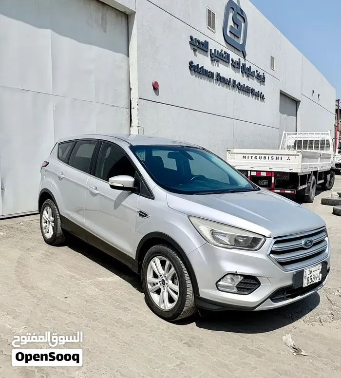 Ford Escape 2018 photo 2