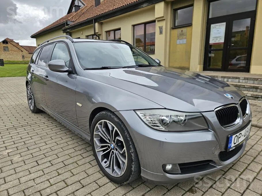 BMW 318 2010 photo 3